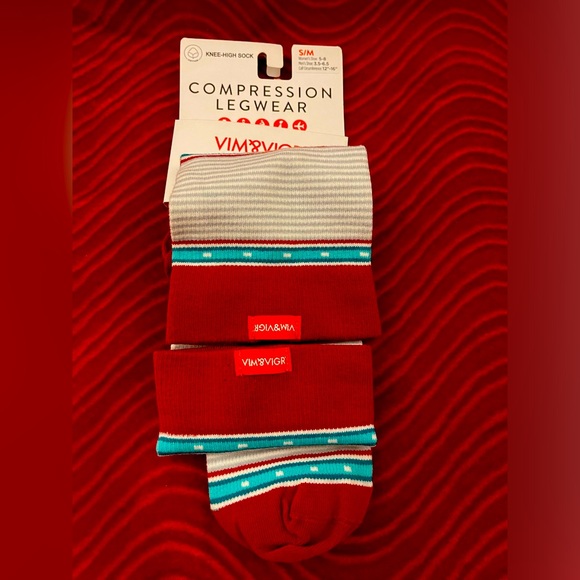 VIM & VIGR COMPRESSION SOCKS NWT SIZE S/M - Picture 8 of 8